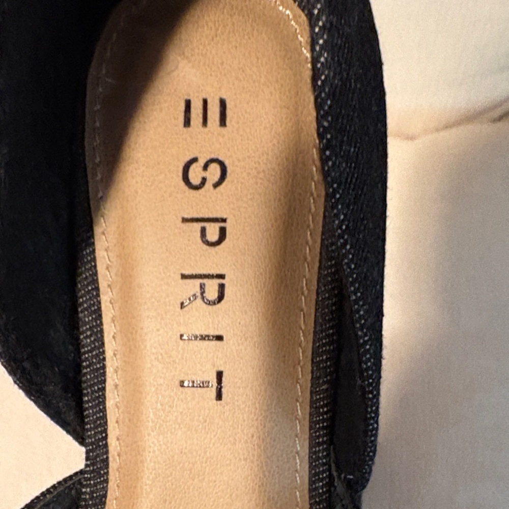 Esprit Women's Elegant Black Flats with Bow - Picture 2 of 3